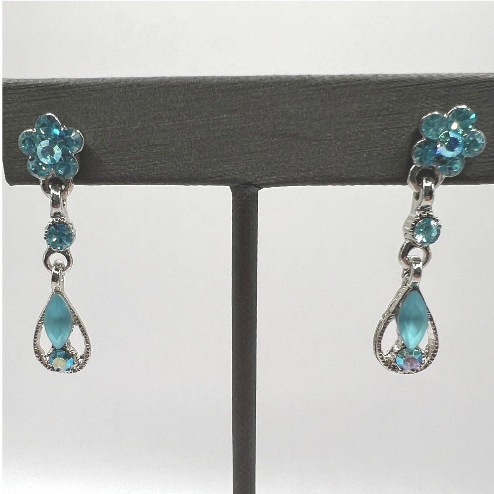 Blue Crystal Pierced Earrings Flower Drop‎ Dangle Silver Tone